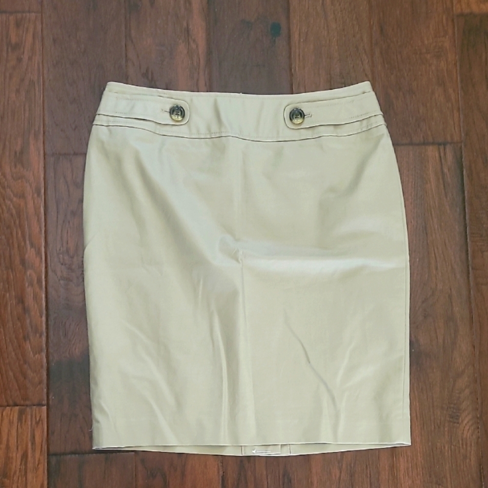 NWT Ann Taylor LOFT light khahi pencil skirt size 8
